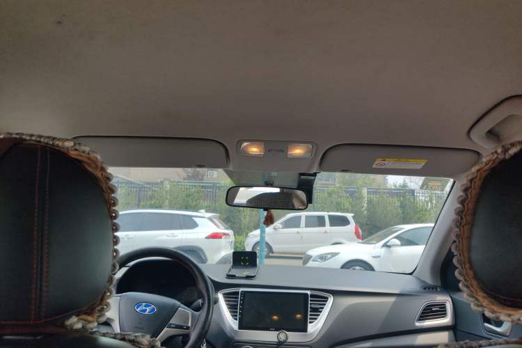 Used Hyundai Verna (new generation) 2016 1.4L Manual Cool Edition GLS Headliner