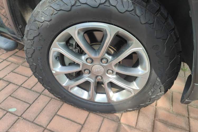 Used Jeep Grand Cherokee 2014 3.6L Elite Navigation Edition
