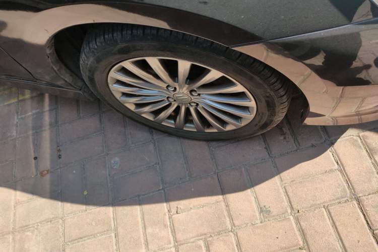 Used Suzuki Alivio 2015 1.6L Automatic Enjoyment Model Right Front Wheel Hub