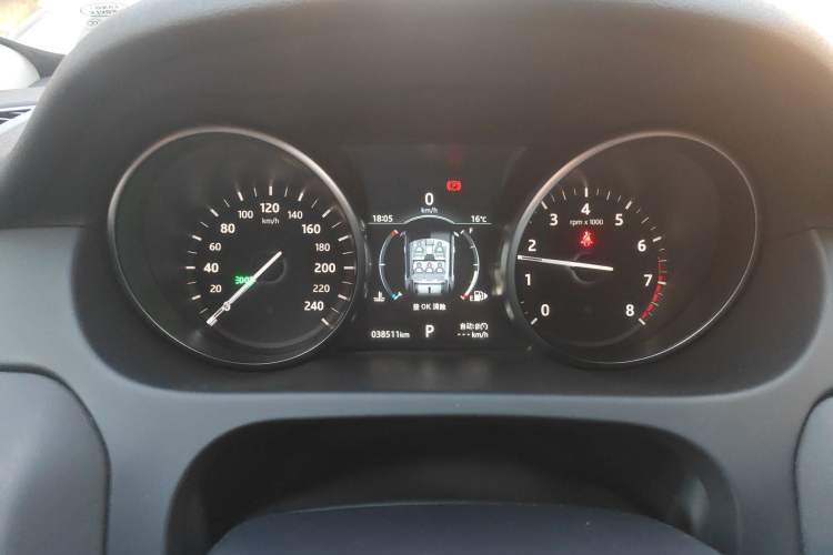 Used Land Rover Discovery Sport 2019 240 PS SE Version China VI Standard Odometer Close Up