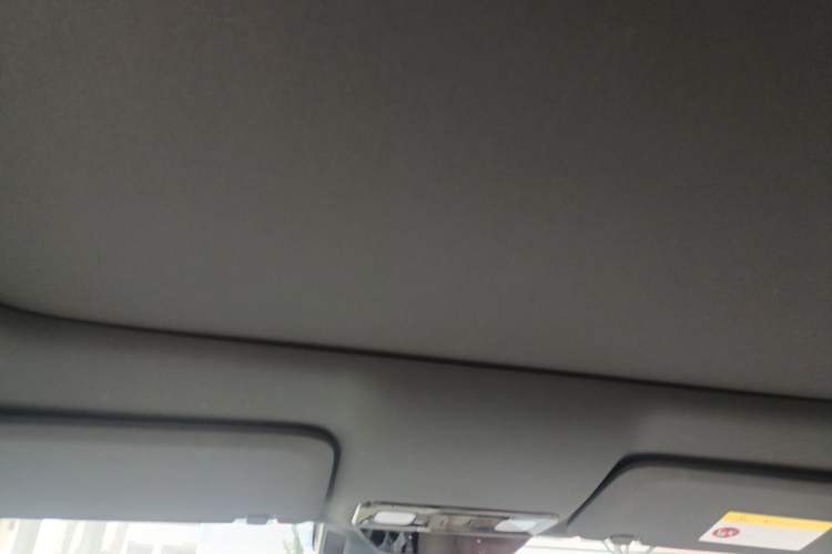 Used Li Auto L8 2023 Pro Model Headliner