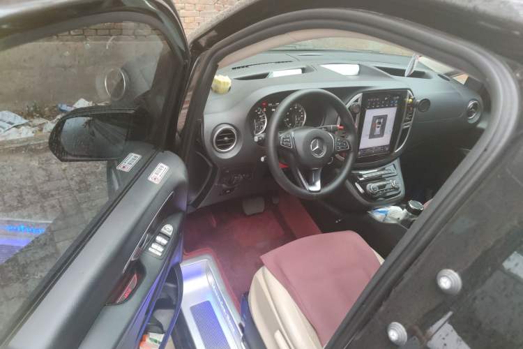 Used Mercedes-Benz Vito 2018 2.0T Business Version China VI Emission Standard Driver Seat