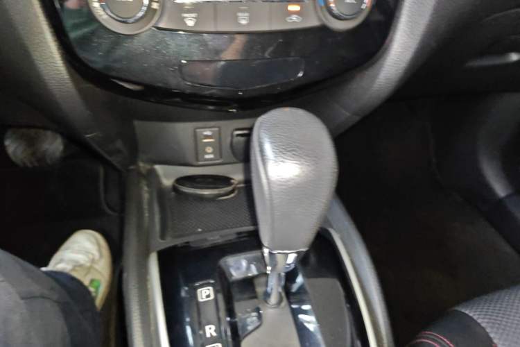 Used Nissan Qashqai 2017 2.0L CVT Luxury Edition China V Standard Gear Lever