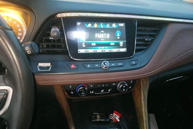 Used Buick GL6 2019 18T 6-Seater Connected Luxury Version China VI Standard
