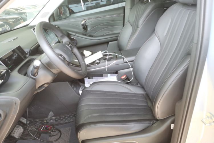 Used AION V 2024 Aion Tyrannosaurus 650 LiDAR Edition Left Front Seat