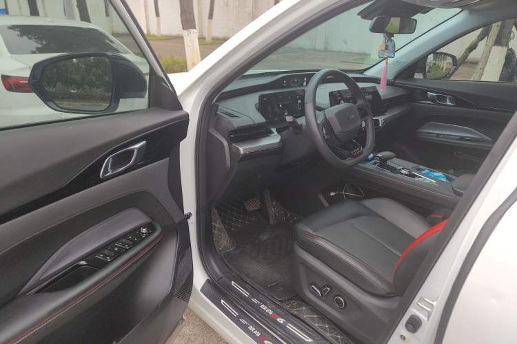 Used CHANGAN OSHAN Z6 2023 Blue Whale 1.5T DCT Smart Navigation Model Driver Seat