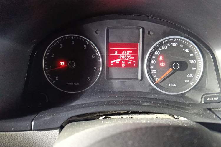 Used Volkswagen Bora 2011 1.6L Manual Fashion Edition
