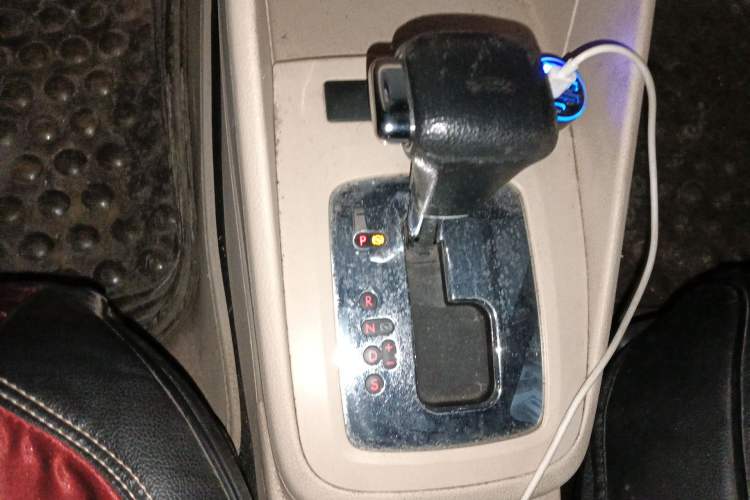 Used Volkswagen Bora 2012 1.6L Automatic Fashion Value Edition Gear Lever