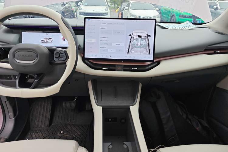 Used Lynk & Co 06 EM-P 2023 EM-P 126 Long-Range Halo Audio And AC Panel