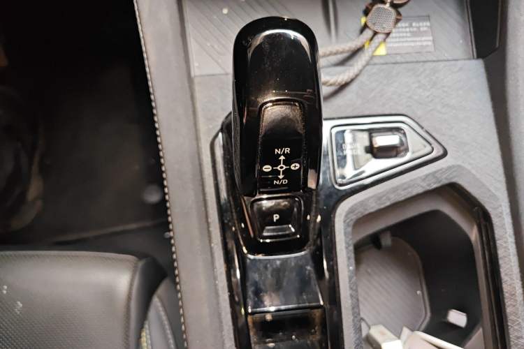 Used Lynk & Co 03 2023 1.5TD DCT JingPro Gear Lever