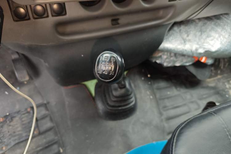 Used Ford Classic Transit 2015 2.8T Diesel Multi-Function Vehicle Short Wheelbase 6-Seater Mid-Roof Edition JX493ZLQ4