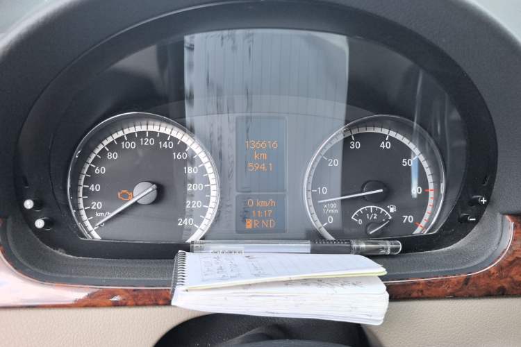 Used Mercedes-Benz Viano 2013 3.0L Navigator Edition