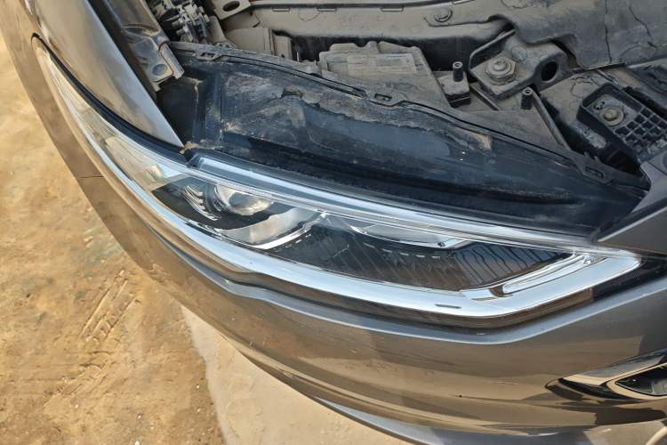 Used Ford Mondeo 2017 EcoBoost 180 Luxury Model Right Front Headlight