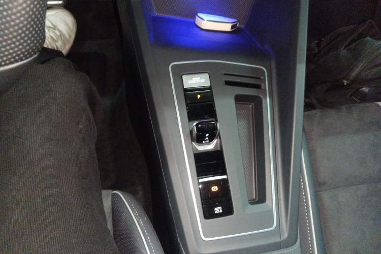 Used Volkswagen Golf 2021 280TSI DSG R-Line Gear Lever