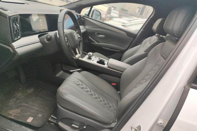 Used BYD Song L DM-i 2025 Intelligent Driving Version 160 km Beyond-Range Type
