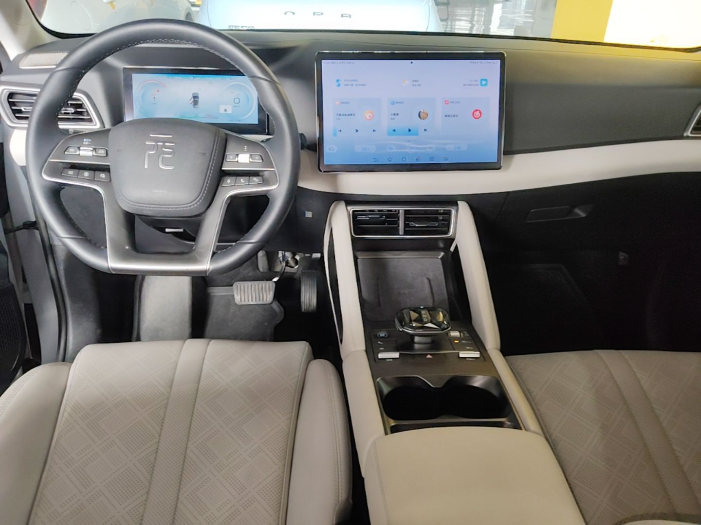 BYD Yuan UP 2024 401KM Beyond Edition — снимка 12