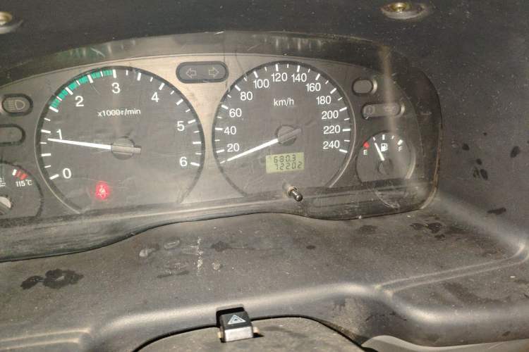 Used Ford Classic Transit 2015 2.8T Diesel Multi-Function Long-Wheelbase 6-Seater Mid-Roof JX493ZLQ4 Odometer Close Up