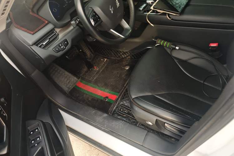 Used Hongqi E-QM5 2022 431 km Charge & Enjoy Edition
