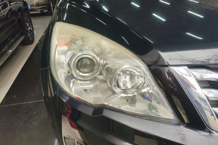 Used Haval H6 2013 Upgraded Model 1.5T Manual Two-Wheel Drive Elite Version Right Front Headlight