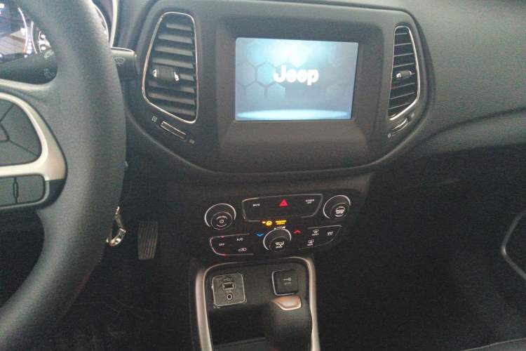 Used Jeep Compass 2019 200T Automatic Prestige Edition
