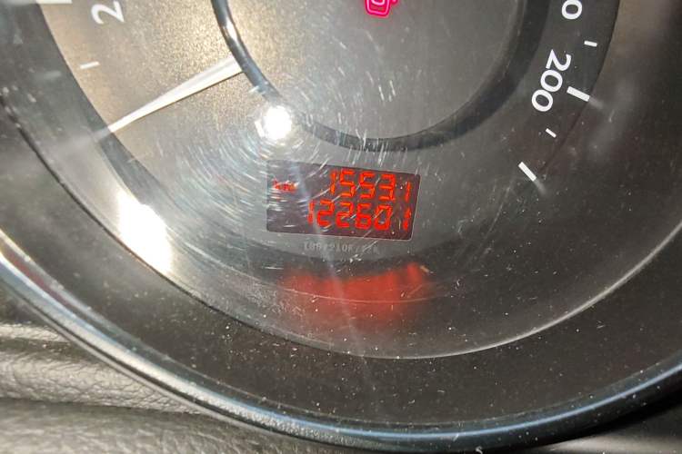 Used Peugeot 3008 2015 2.0L Automatic Classic Edition Odometer Close Up