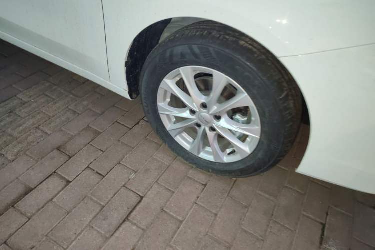 Used Roewe i5 2023 1.5L Manual Comfort Edition
