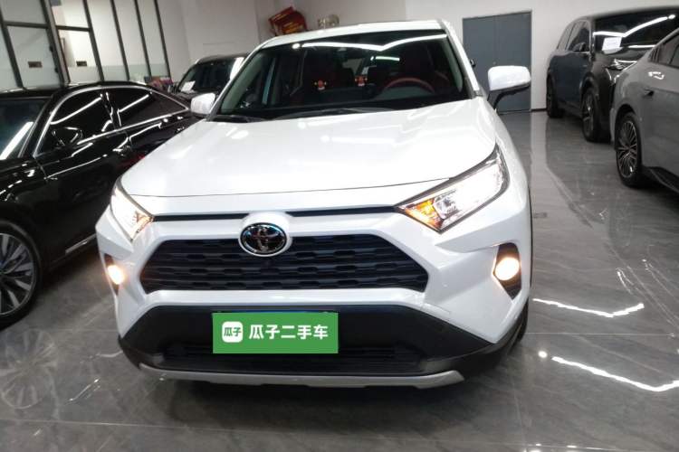 Used Toyota RAV4 2022 2.0L CVT Two-Wheel Drive Fashion Edition
