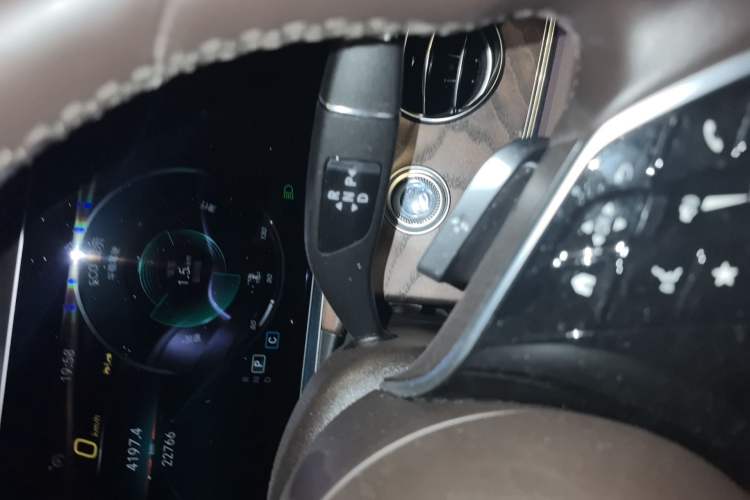 Used Mercedes-Benz E-Class 2023 Facelift E 260 L
