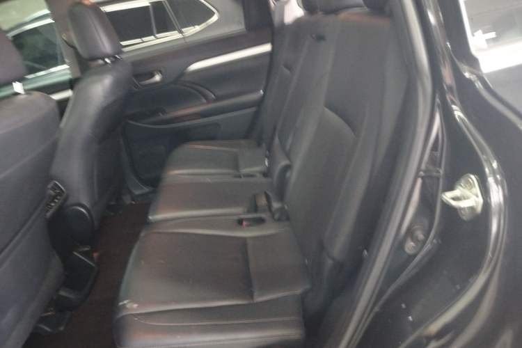 Used Toyota Highlander 2018 2.0T Four-Wheel Drive Luxury Version 7 Seats China VI Standard Left Rear Seat