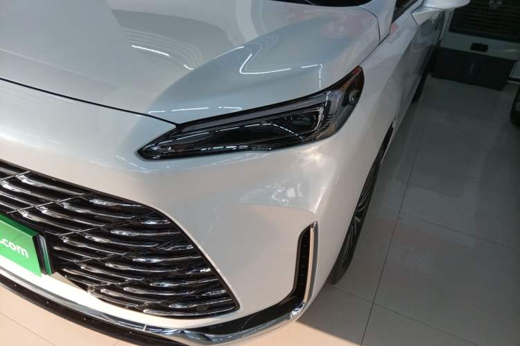 Used Buick GL8 New Energy 2025 Lu Shang Luxury Edition 7-Seater