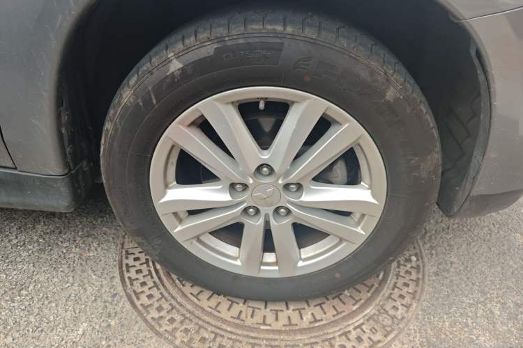 Used Mitsubishi ASX 2013 2.0L CVT 4x4 Flagship Edition Right Front Wheel Hub