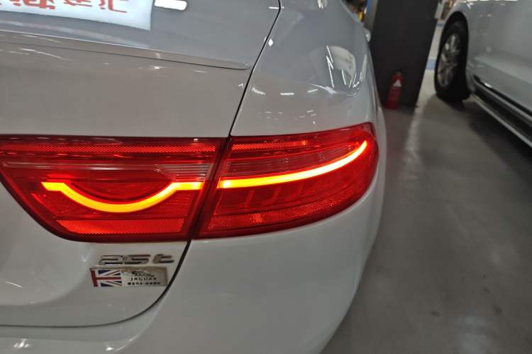 Used Jaguar XE 2015 2.0T 240 PS R-Sport
