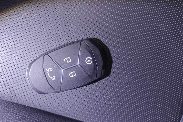 Used Lynk & Co 01 2019 2.0T Two-Wheel-Drive Pro Version China VI Standard