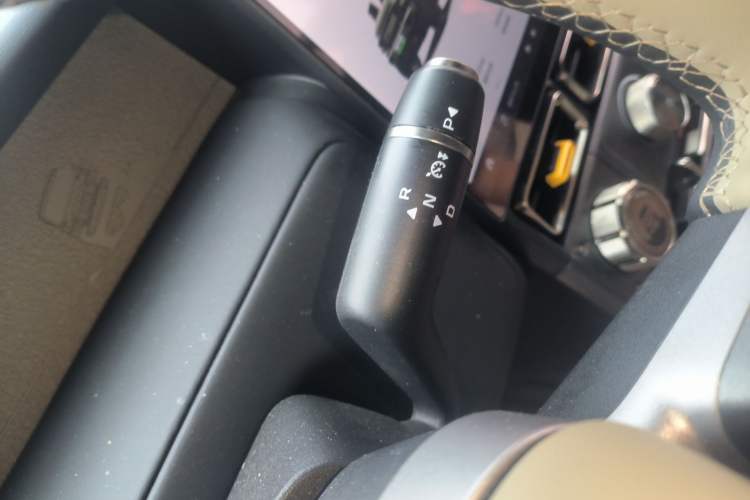 Used iCAR V23 2025 401 Two-Wheel Drive Advanced Edition Gear Lever