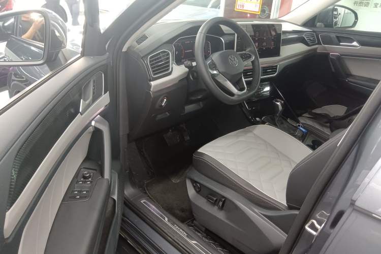 Used Volkswagen Tayron 2023 330TSI Two-Wheel-Drive Luxury Plus Advanced Version
