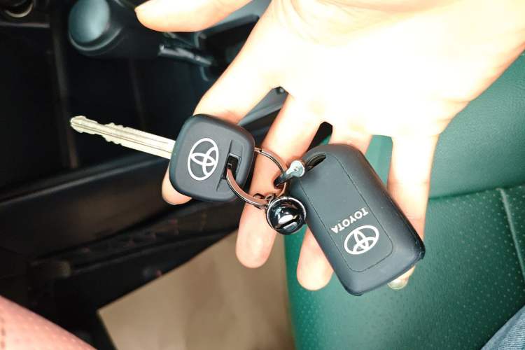 Used Toyota YARiS L Zhi Xuan 2020 1.5L CVT Leading Edition Vehicle Key