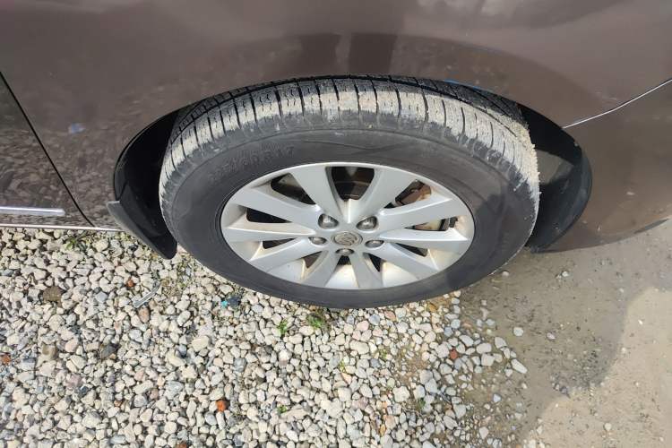 Used Buick GL8 2014 2.4L LT Luxury Business Executive Edition Right Front Wheel Hub