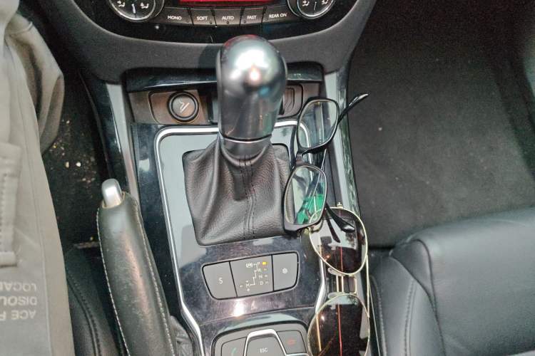 Used Peugeot 508 2011 2.3L Automatic Luxury Edition Gear Lever