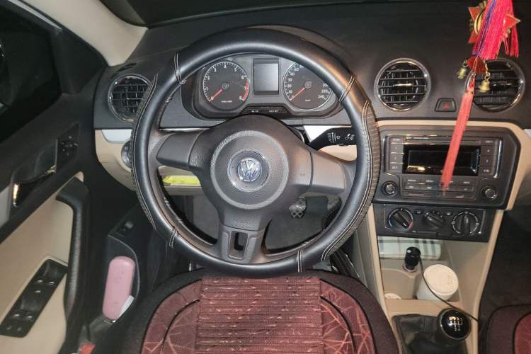 Used Volkswagen Jetta 2015 1.4L Manual Comfort Model Steering Wheel