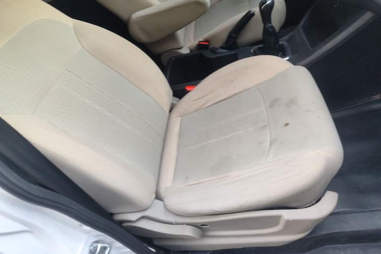 Used FORTHING Lingzhi 2022 Striving Version M5L 1.6L Base Model 7 Seats
