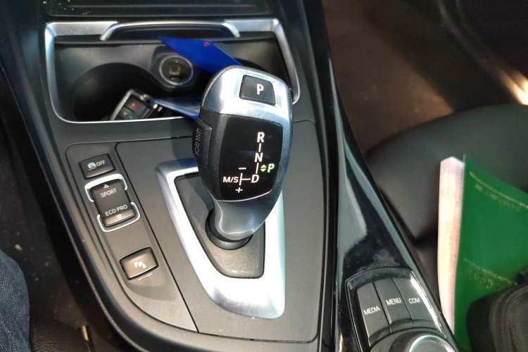 Used BMW 2 Series 2018 220i Convertible Coupe Sports Design Package