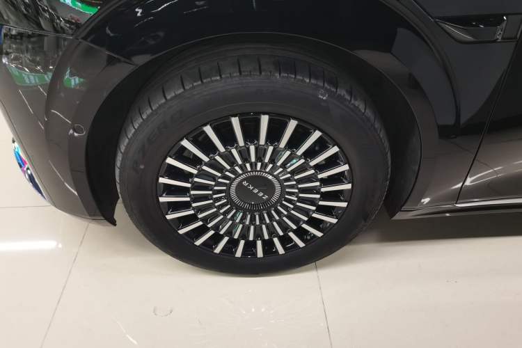 Used Zeekr 009 2024 Six-Seat Executive Version 4WD 108 kWh Exterior 4