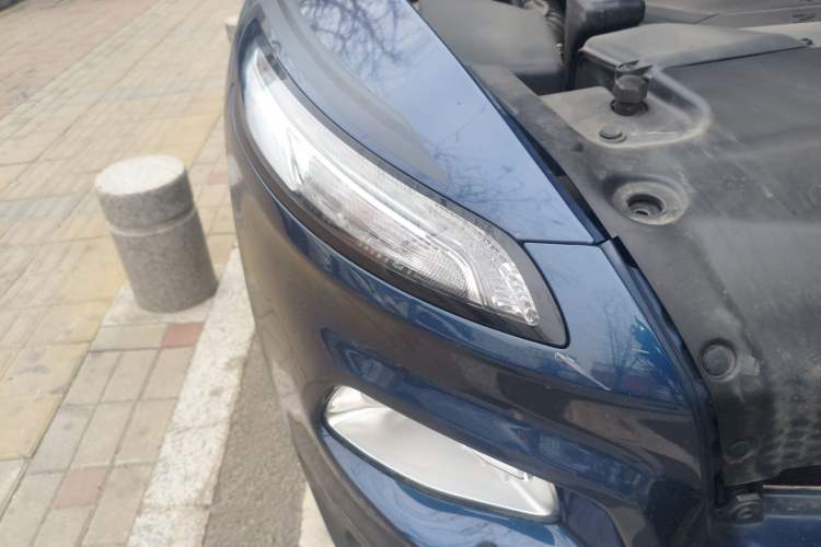 Used Jeep Cherokee 2020 2.0L Two-Wheel Drive Classic Sports Edition Right Front Headlight