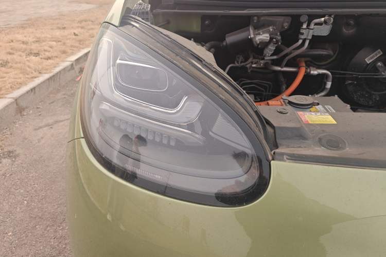 Used Wuling Bingo 2023 333 km Enjoyment Version Right Front Headlight