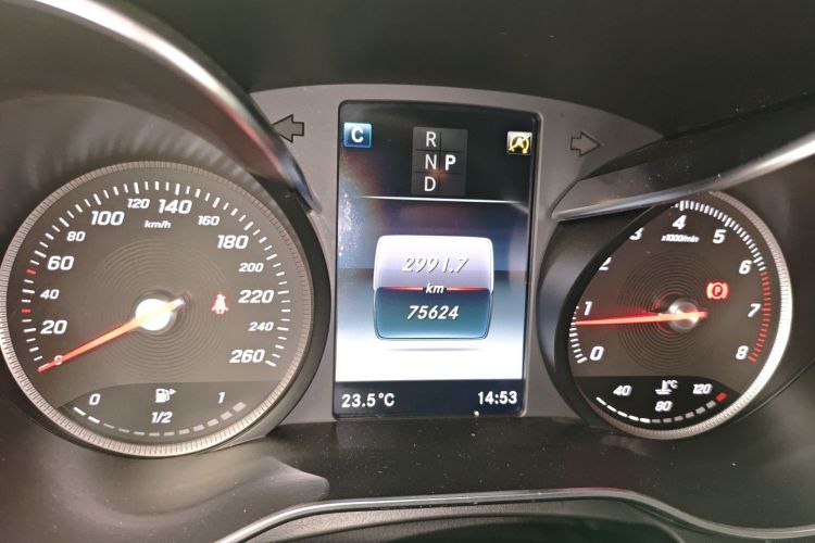 Used Mercedes-Benz GLC 2018 GLC 260 4MATIC Luxury Model
