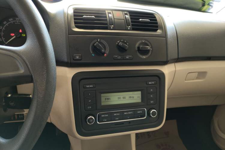 Used Skoda Fabia 2014 1.4L Automatic Crystal Edition