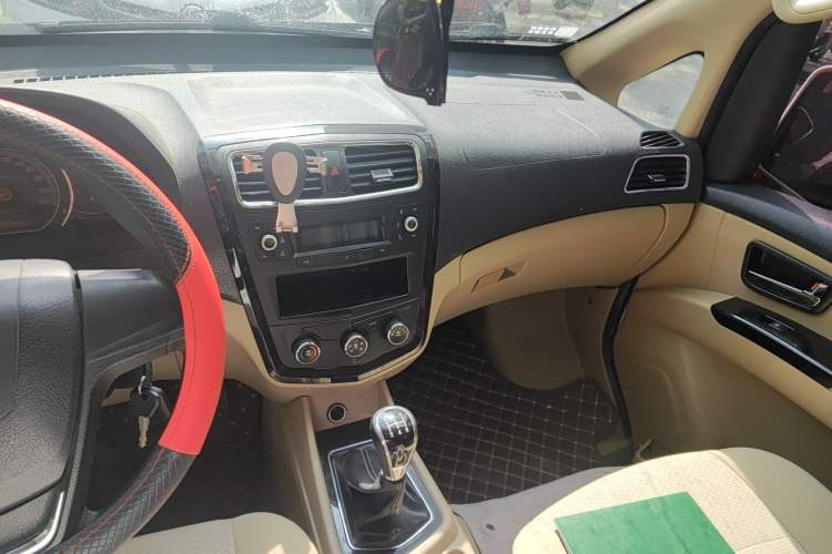 Used Wuling Zhengcheng 2015 1.8L Luxury Model LJ479QE2
