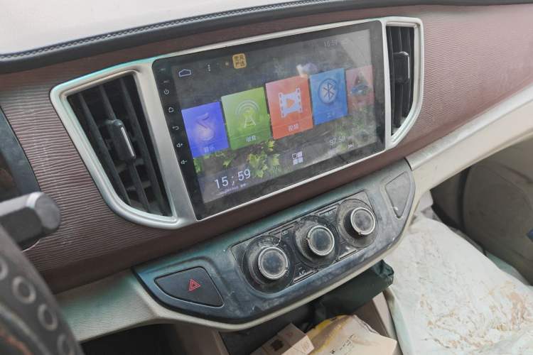 Used FORTHING Lingzhi 2017 M5L 1.6L 7-Seater Comfort Model