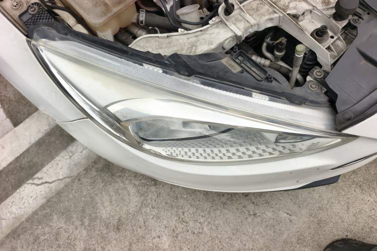 Used Ford Focus 2015 Sedan EcoBoost 180 Automatic Elite Model Right Front Headlight