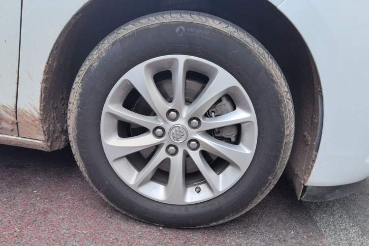 Used Buick GL8 2017 ES 28T Comfort Model China V Standard